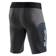 Skins Funktionshose TRI Elite Half Tight Short (für Triathlon, High-Tech-Kompression) charcoalgrau/carbon Herren